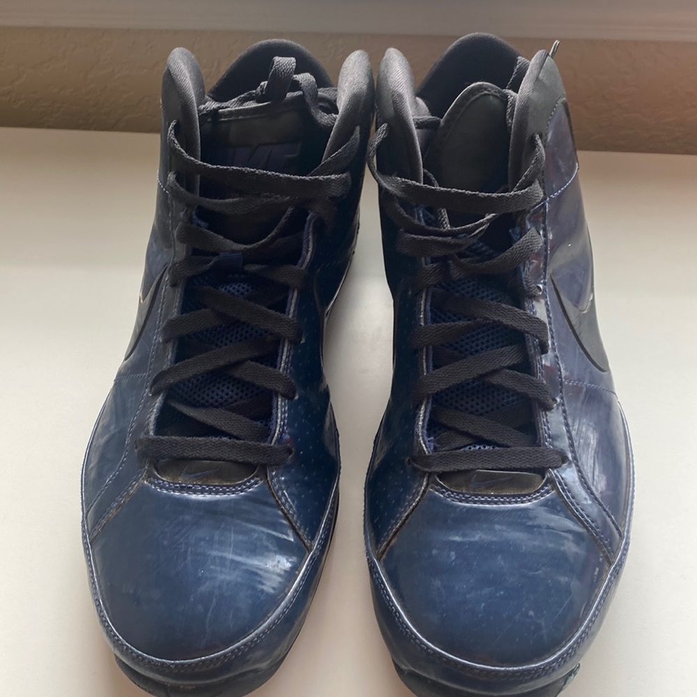 Nike zoom hustle basketball shoe